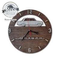 Часы из дерева в ассортименте